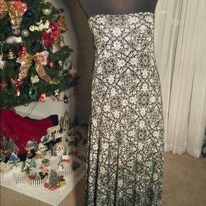 💕 NWOT LuLaRoe Black & White print Maxi Skirt 💕